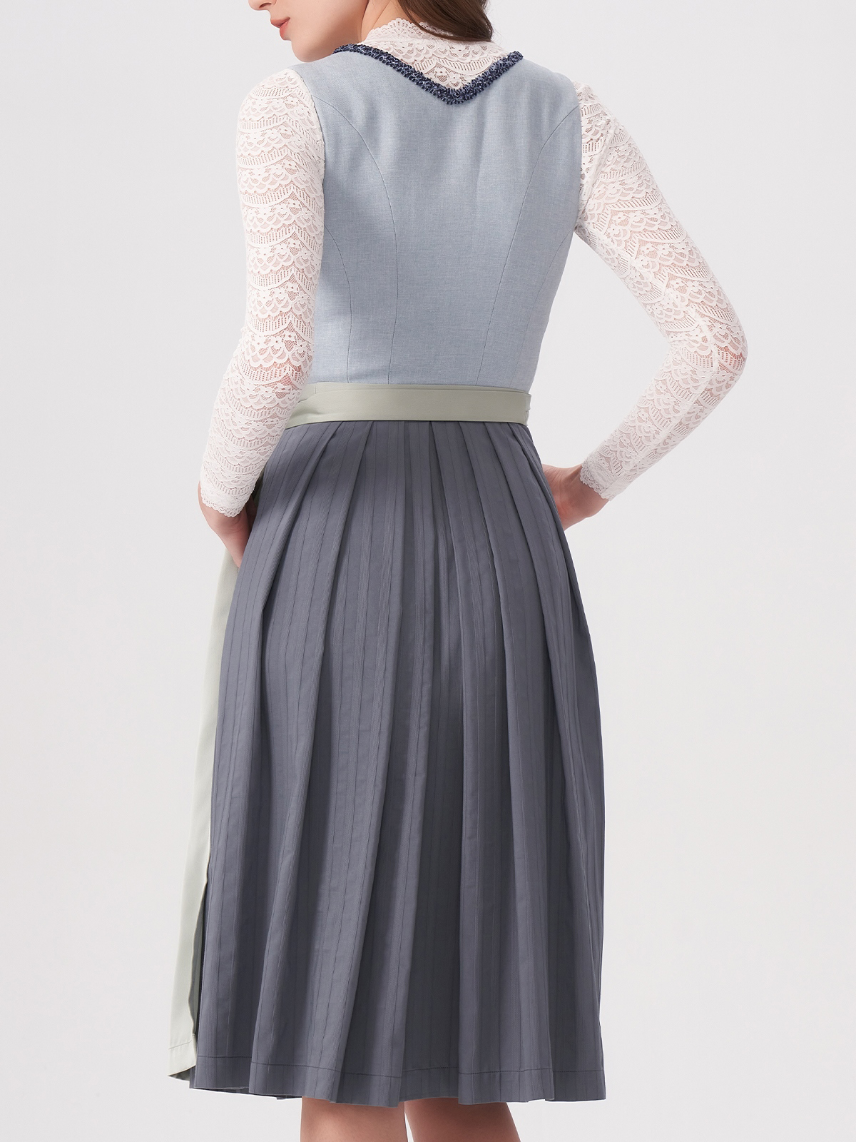 Modernes Dirndl in Grau
