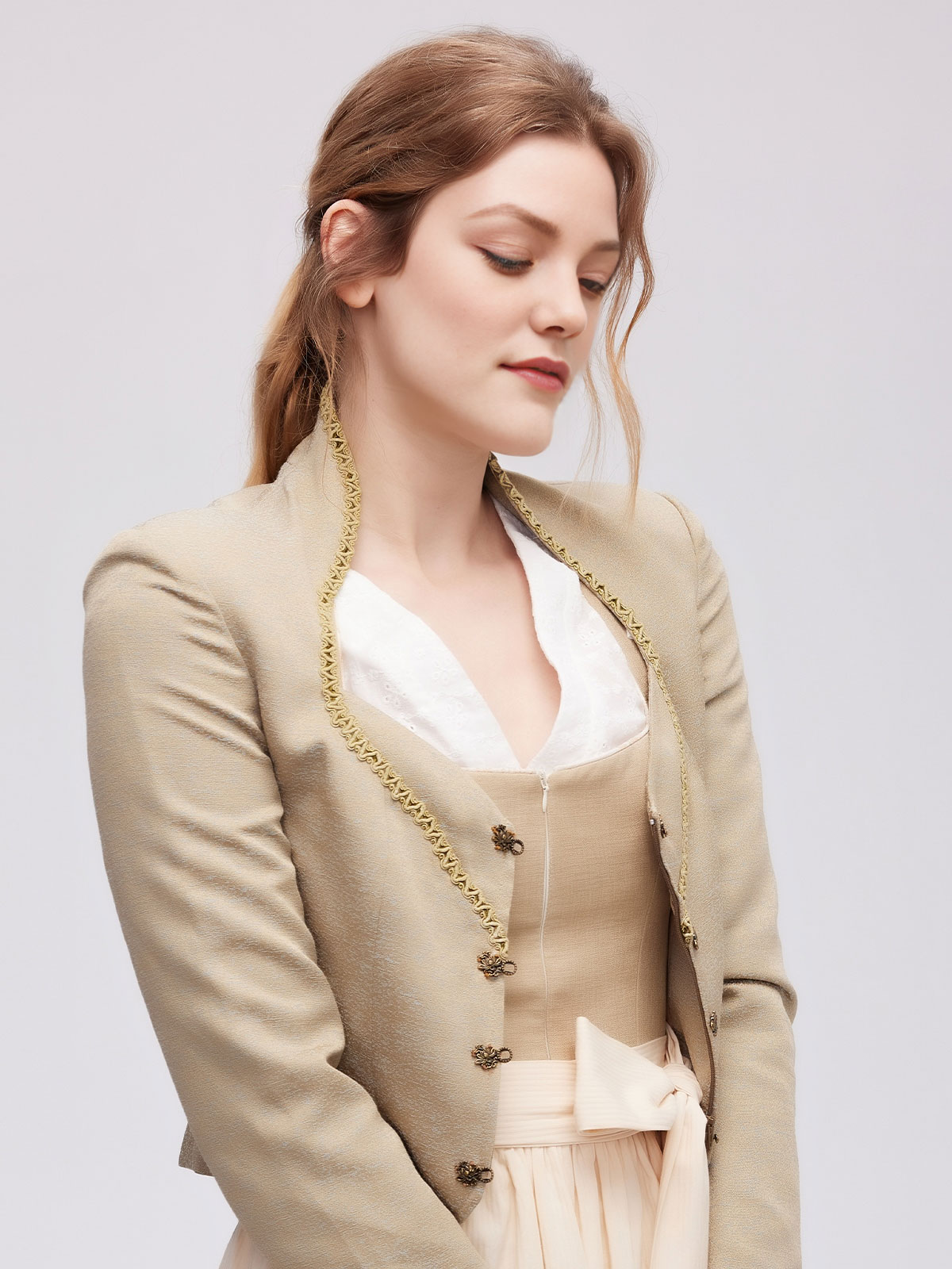 Dunkelgrünes Dirndl aus Samt