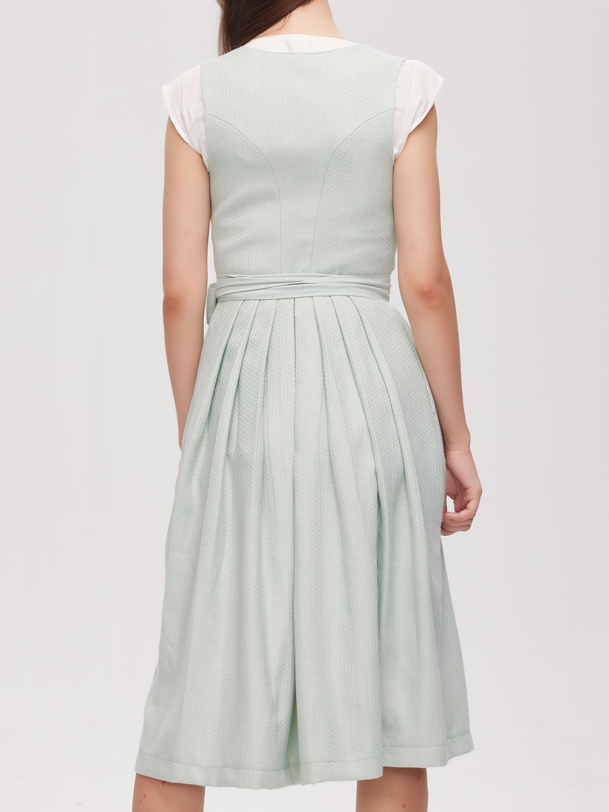 Moderne kurze Dirndl in Grün
