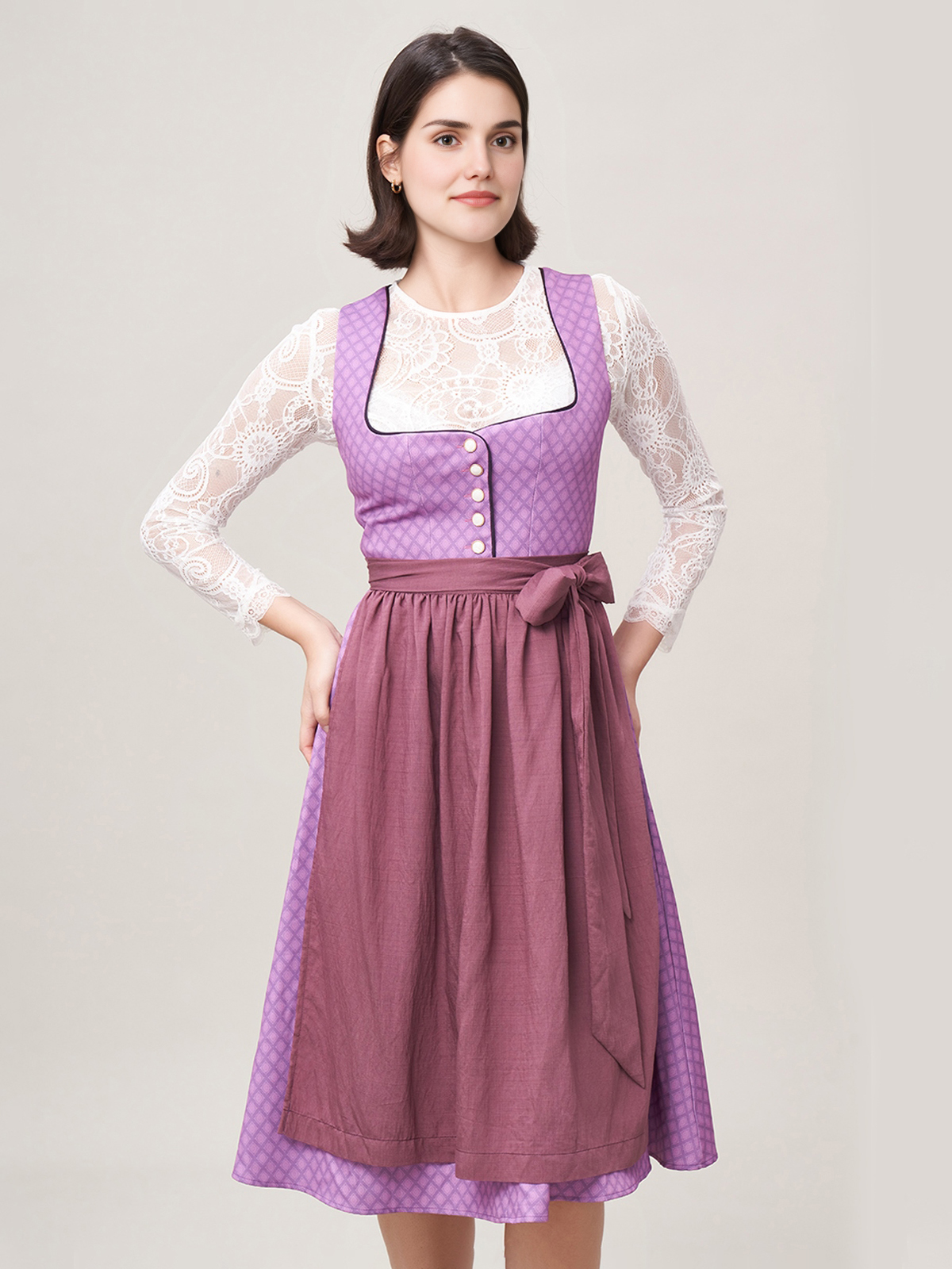Dirndlbluse mit V-Ausschnitt und Kurzarm