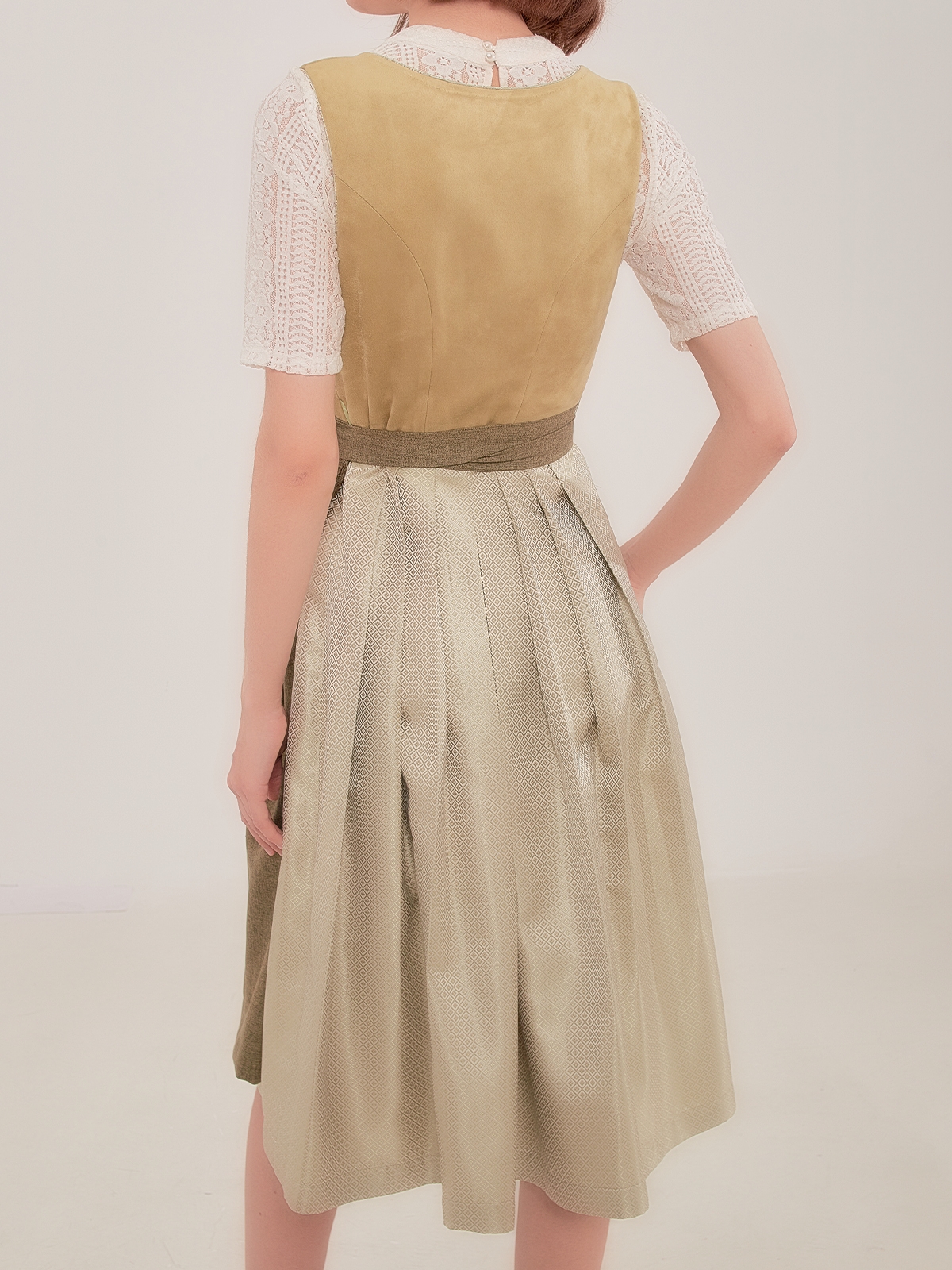 Modernes grünes Ja Mei Dirndl