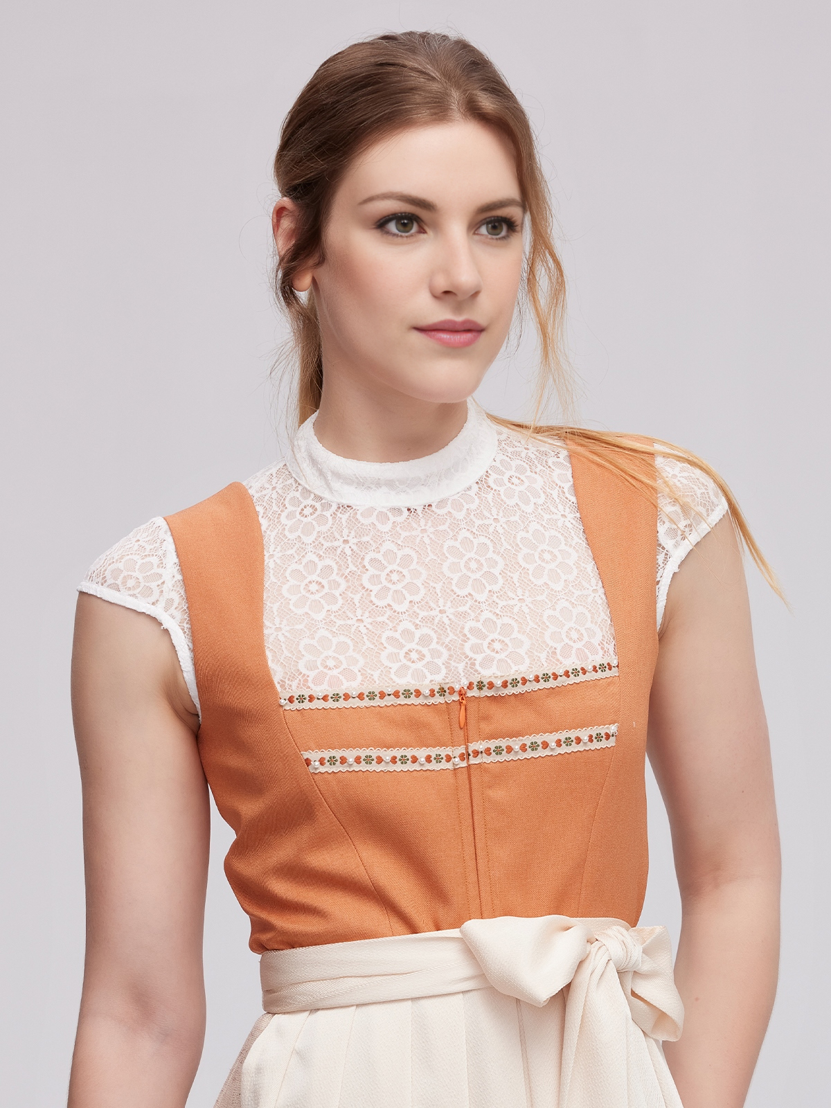 Rot Schwarz Dirndl