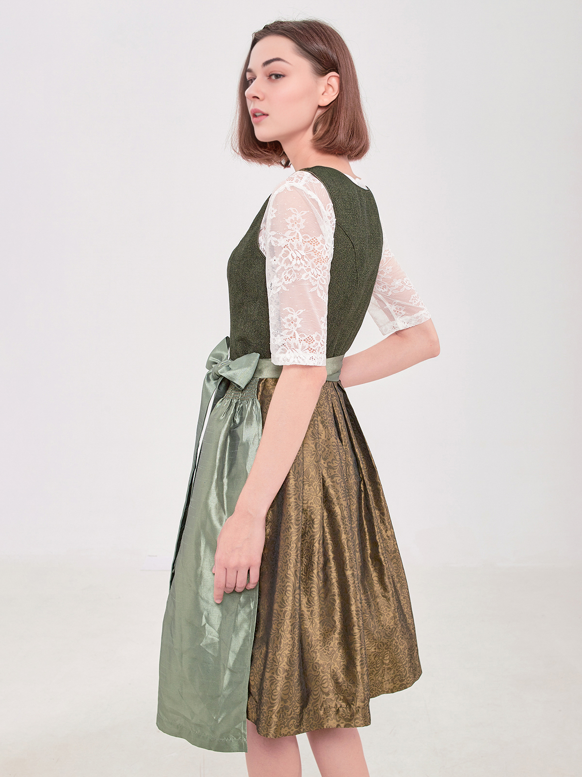 Dirndl Wildleder in Grün – ein Blickfang für jeden Anlass