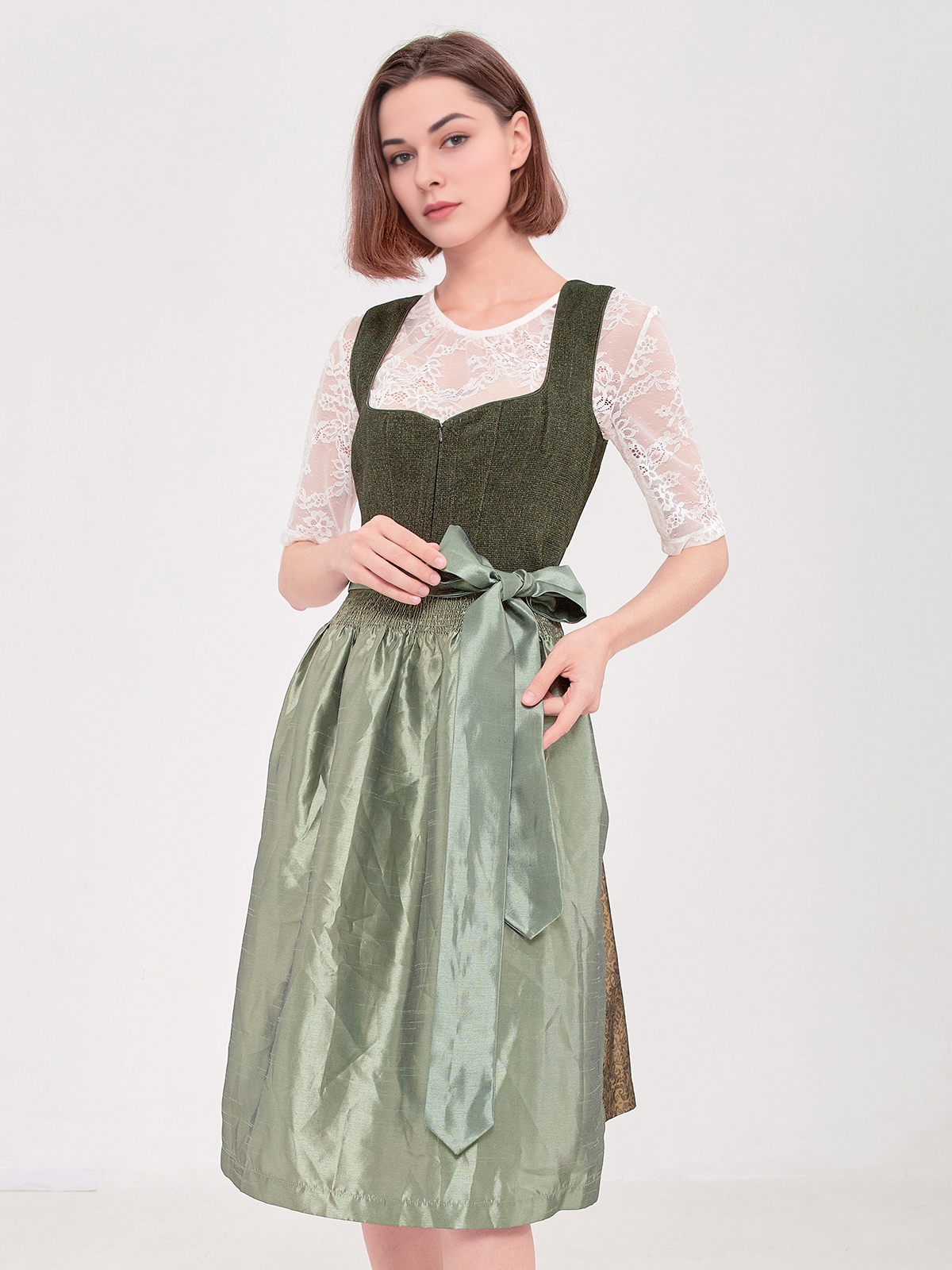 Dirndl mit Herzausschnitt in Grün