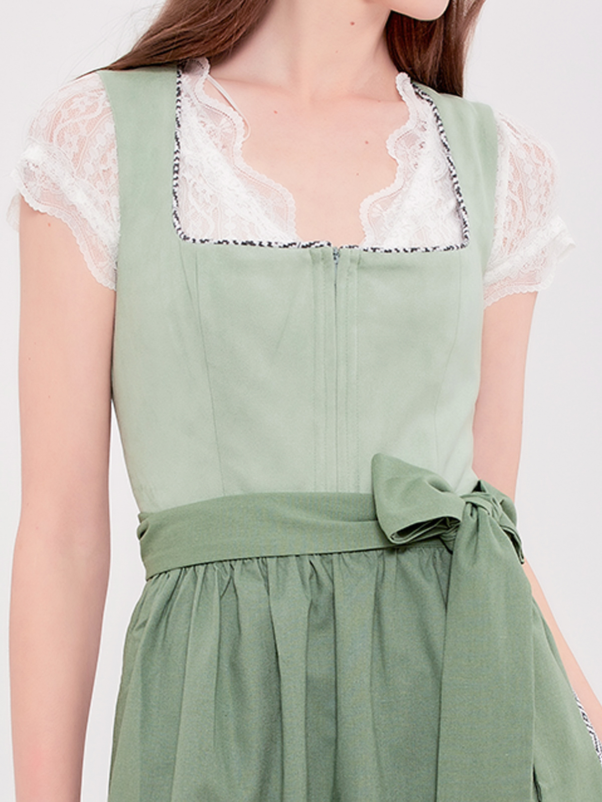Dirndl Grün mit modernem Styling