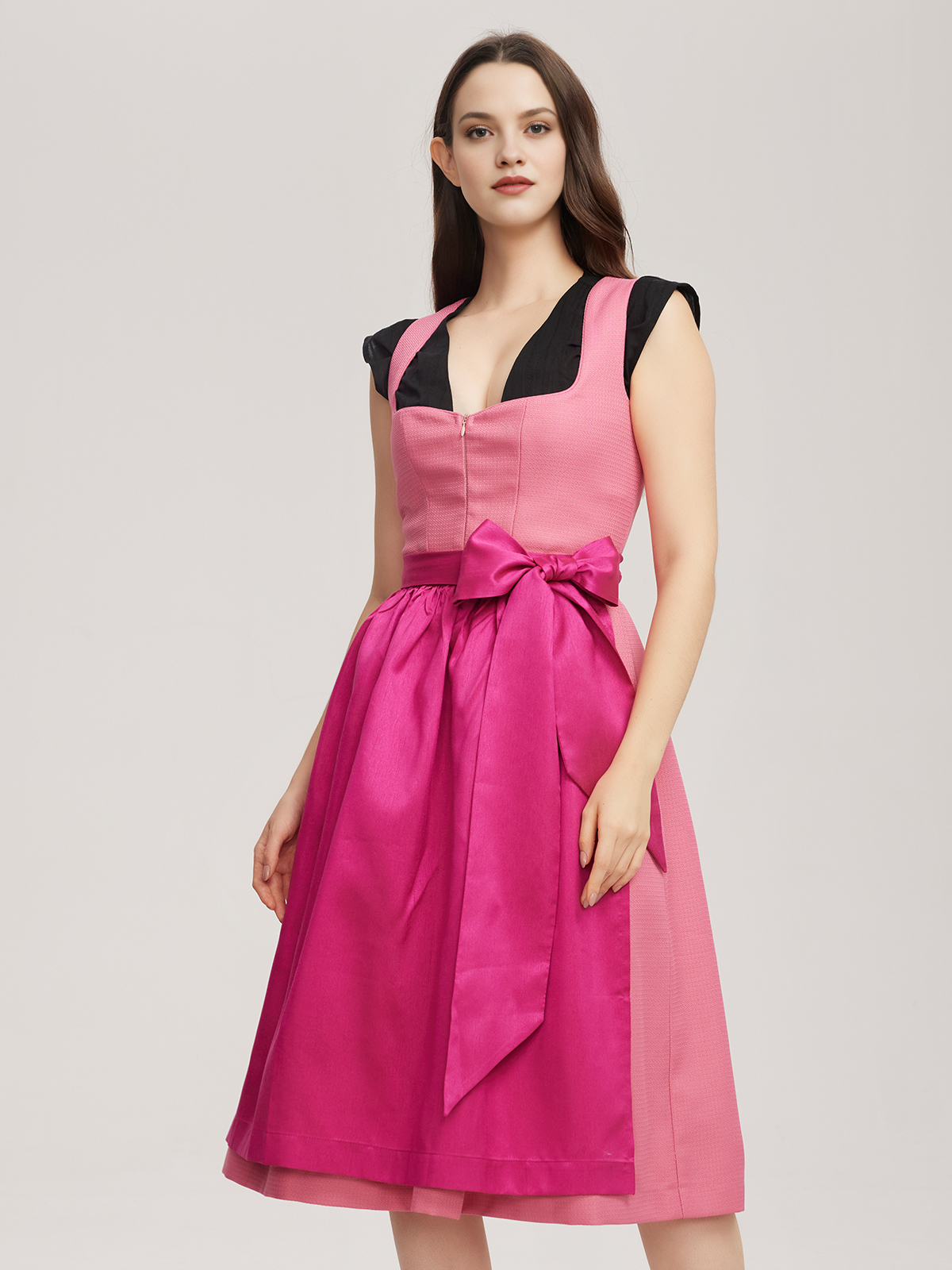 Elegantes pinkes Midi Dirndl mit floralen Details