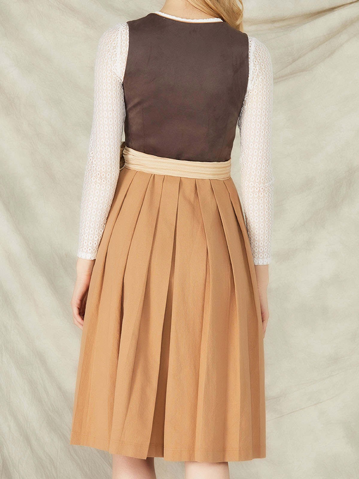 Dirndlbluse mit Spitze in Braun