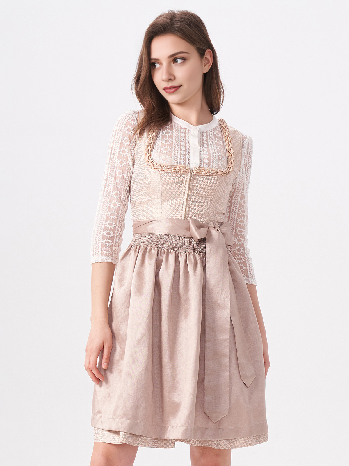 Dirndl in Beige – zeitlose Eleganz