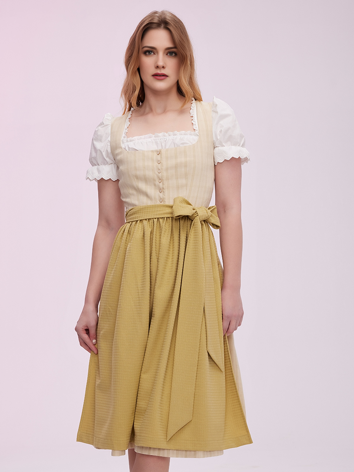 Ein wunderschönes hellgelbes Dirndl mit floralen Details