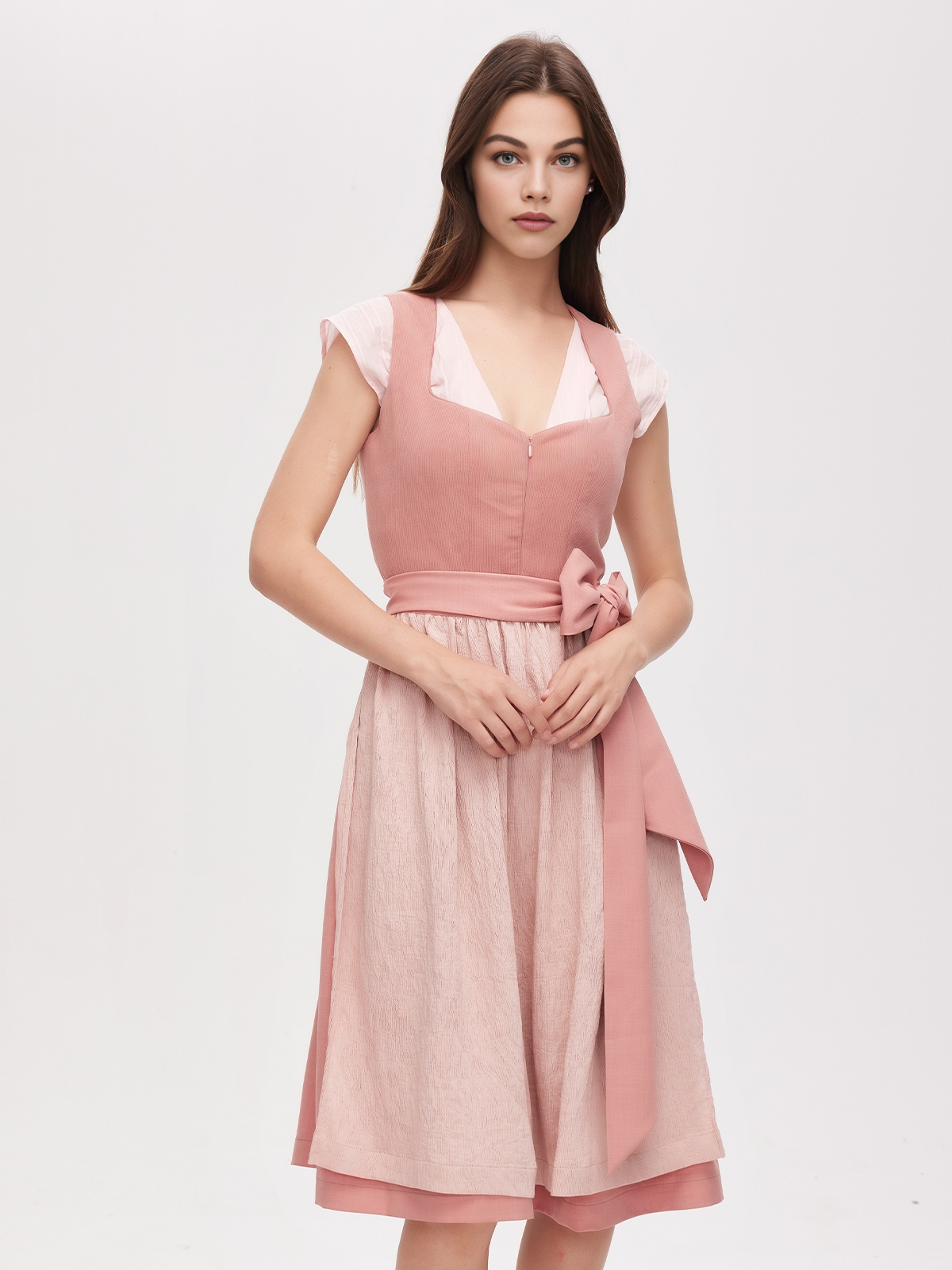 Dirndl mit V-Ausschnitt in Rosa