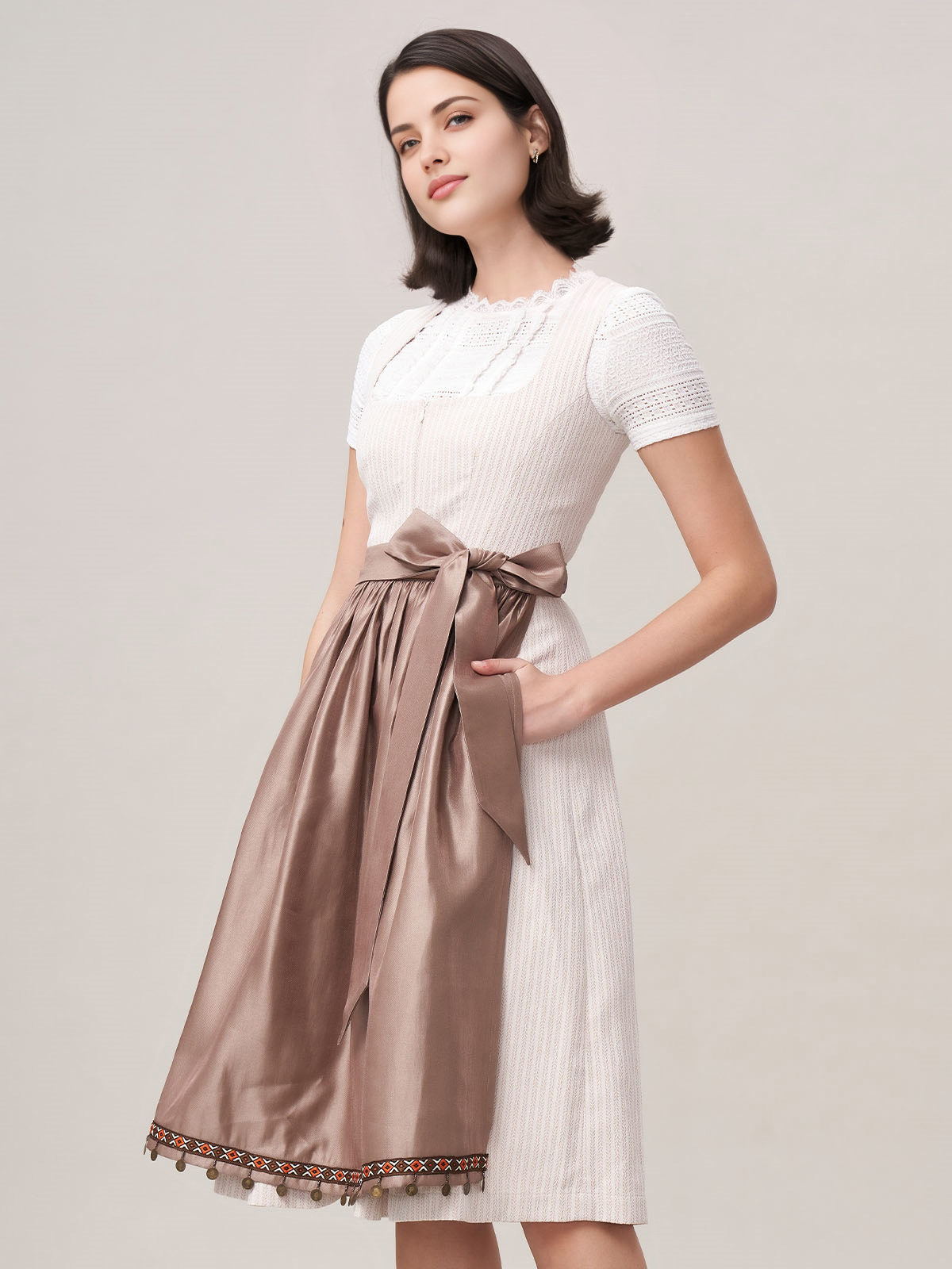 Dirndlbluse langarm weiß in Beige