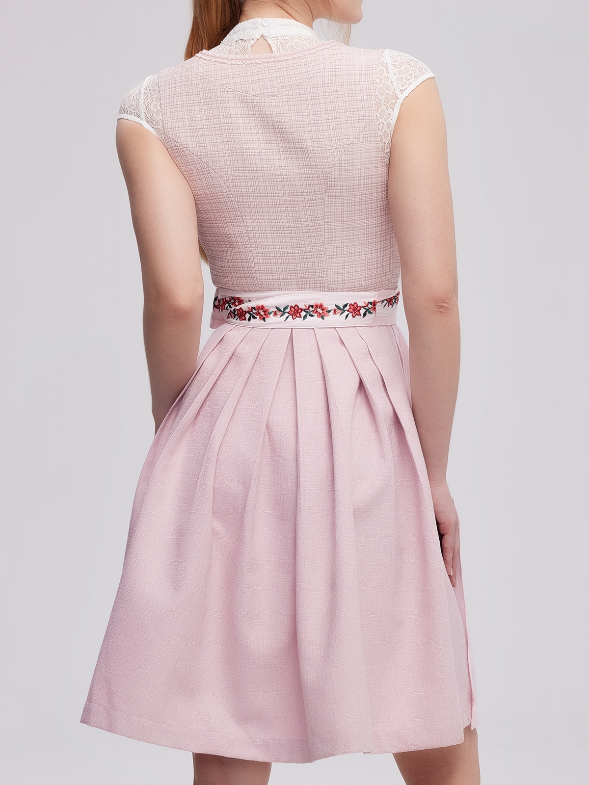 Dirndl in Rosa
