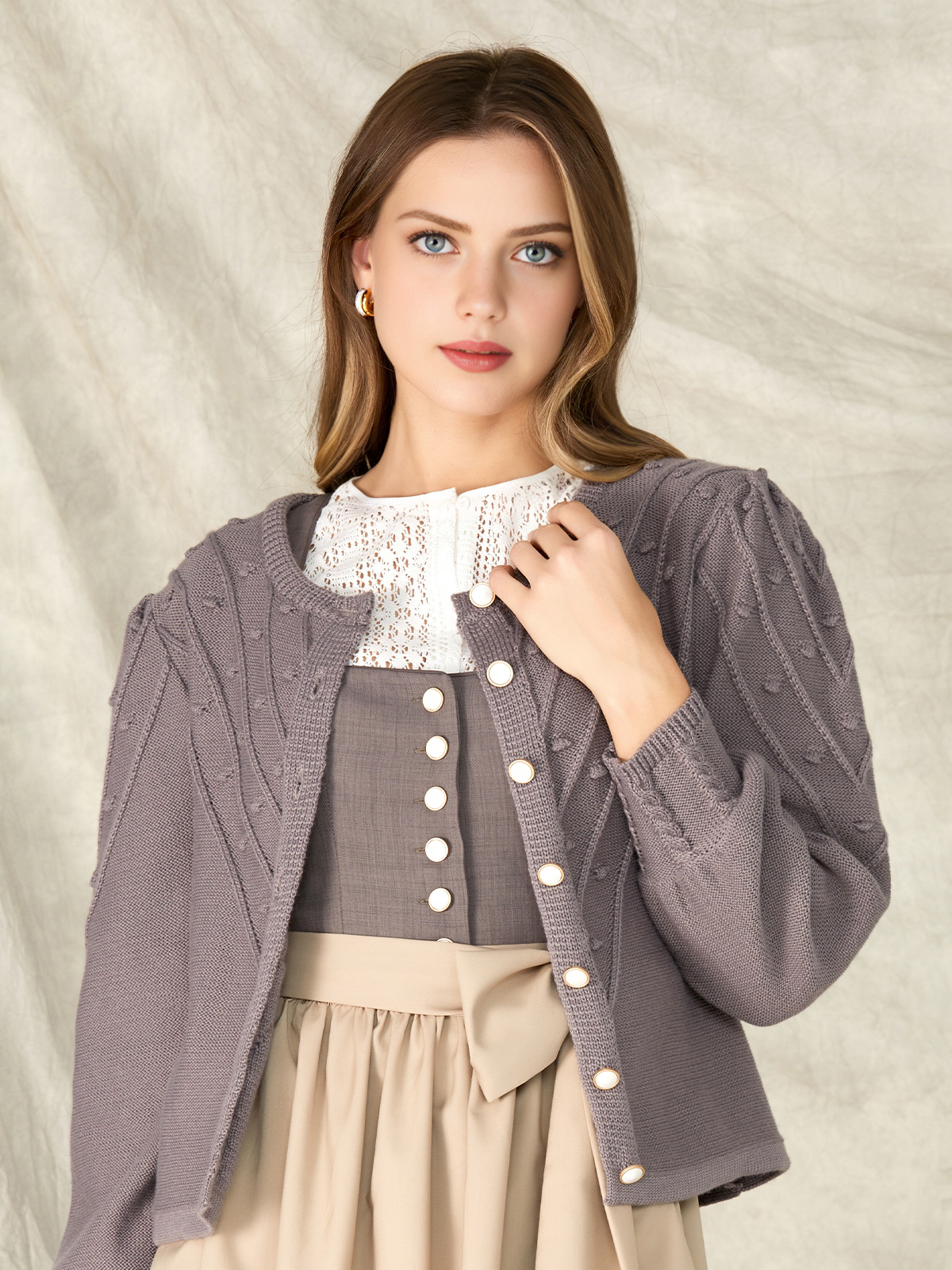 Dirndl in dunkelgrün mit grauem Strickmuster