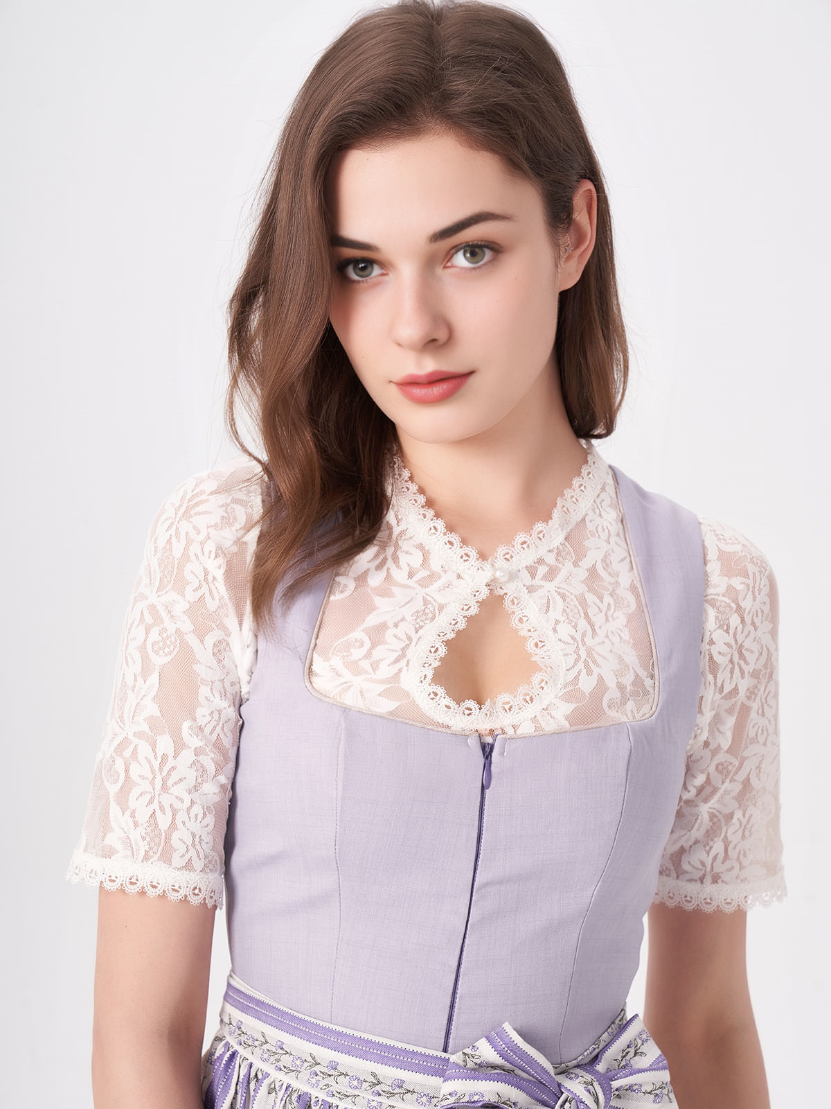 Lila Dirndl von Ehreer