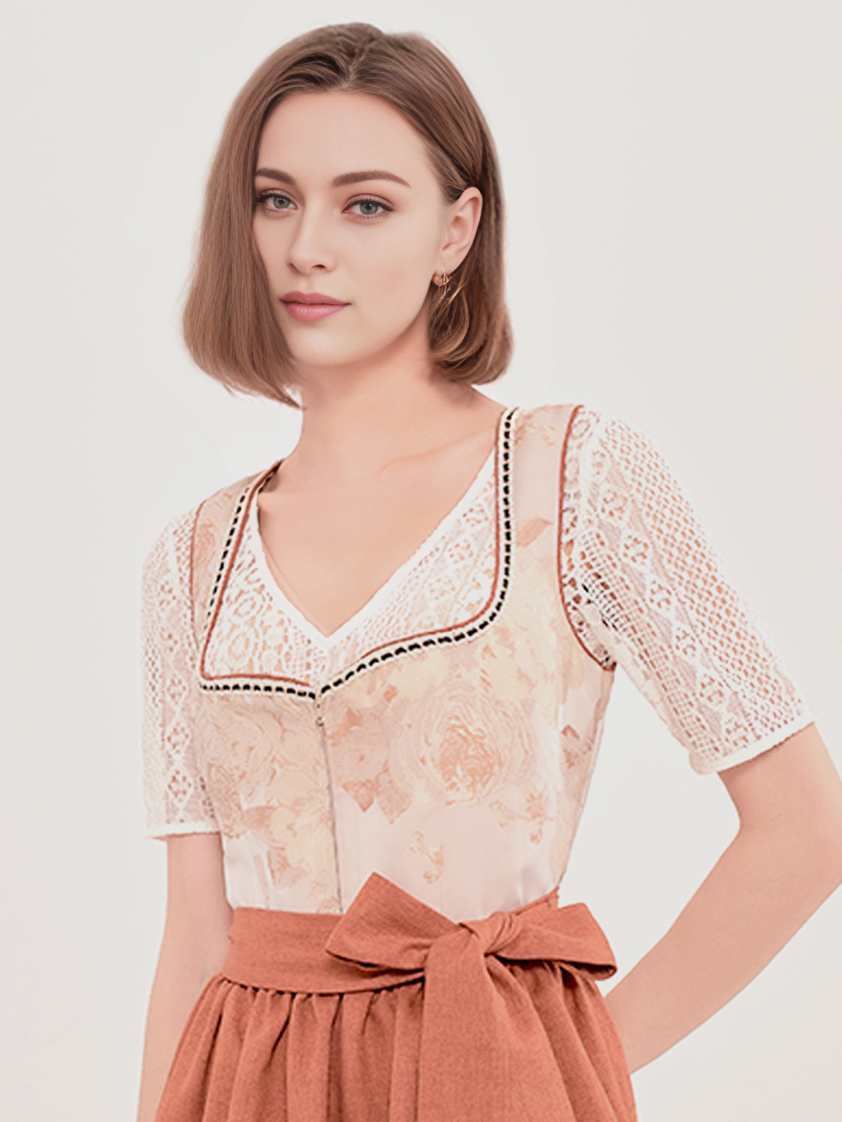 Dirndl mit herzförmigem Ausschnitt