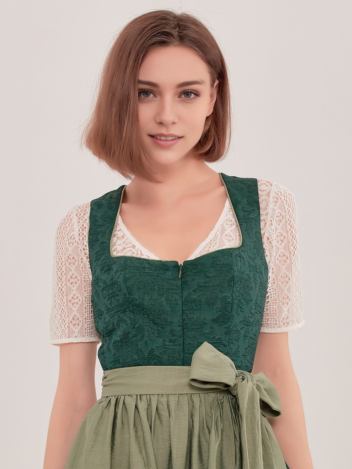 Ein stilvolles midi Dirndl grün