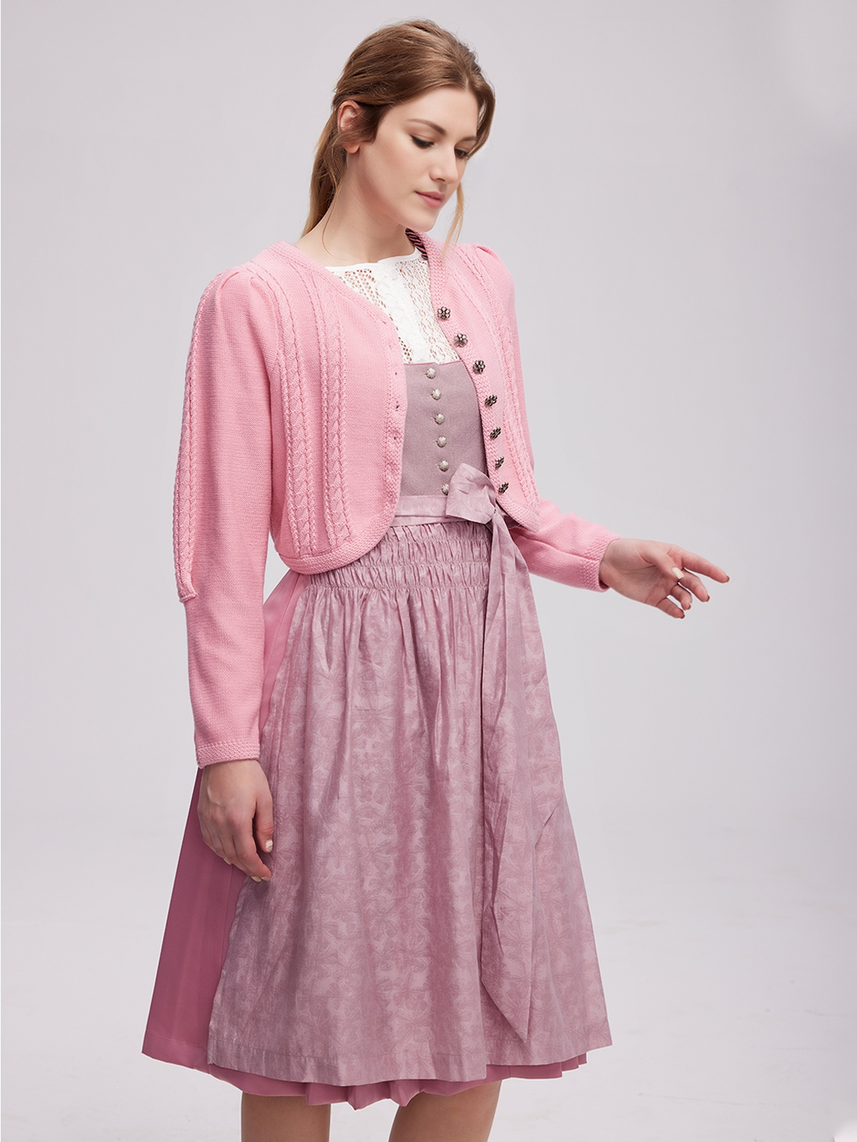 Dirndl in Rosa – feminin und stilvoll